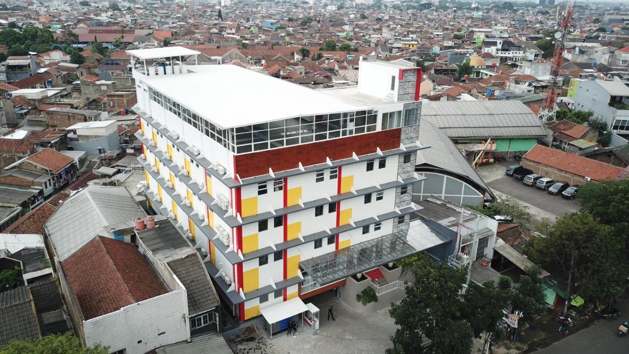 Front One Hotel Pasir Koja Μπαντούνγκ Εξωτερικό φωτογραφία