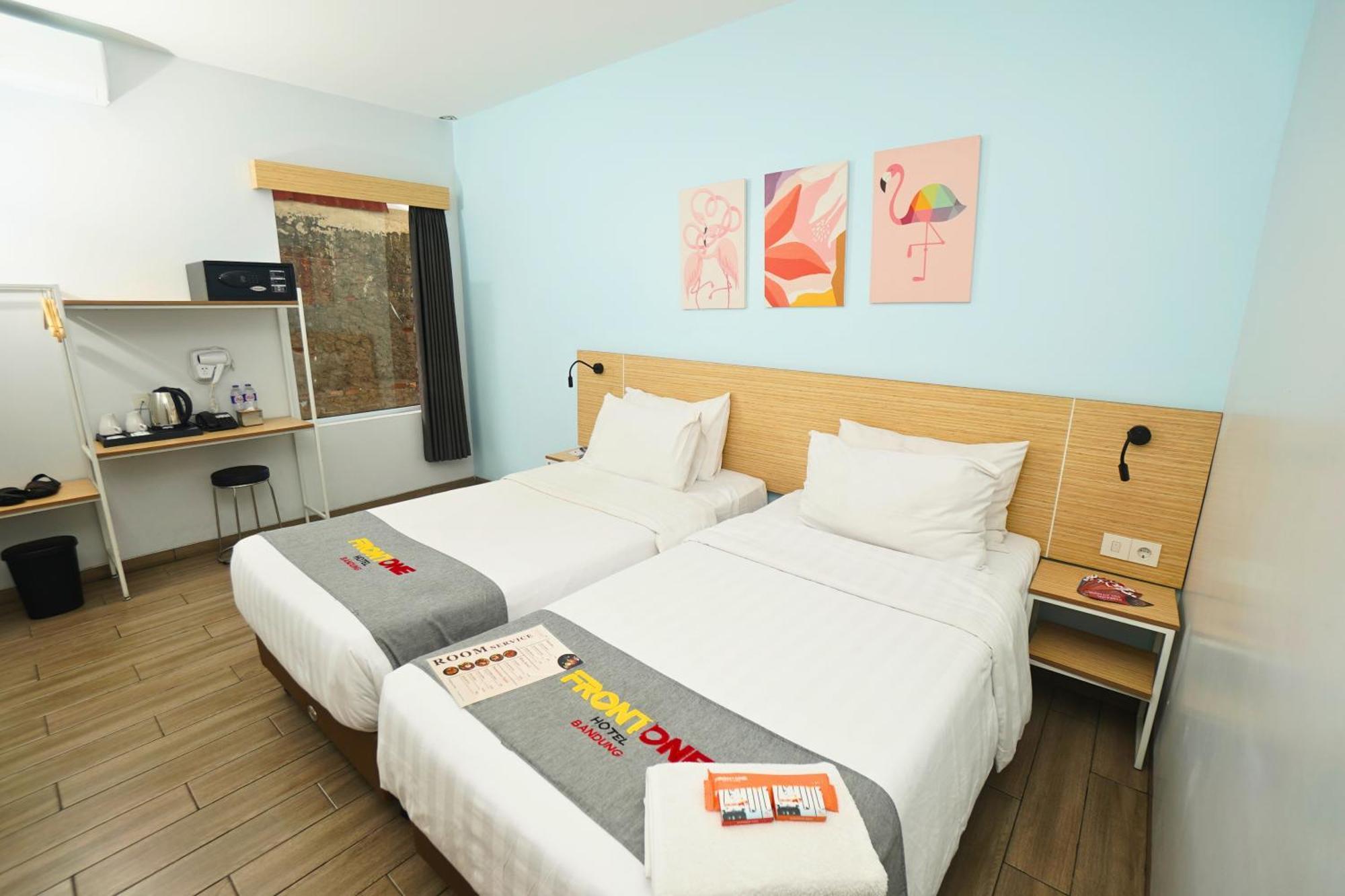 Front One Hotel Pasir Koja Μπαντούνγκ Εξωτερικό φωτογραφία