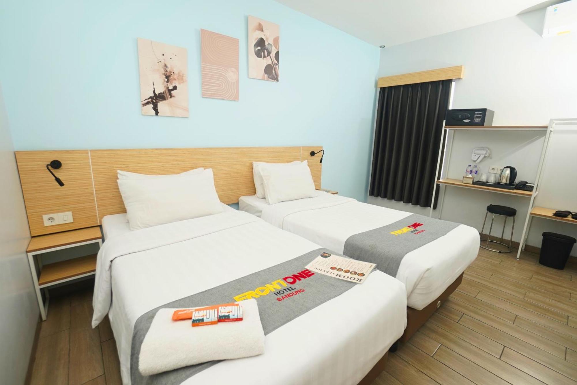 Front One Hotel Pasir Koja Μπαντούνγκ Εξωτερικό φωτογραφία