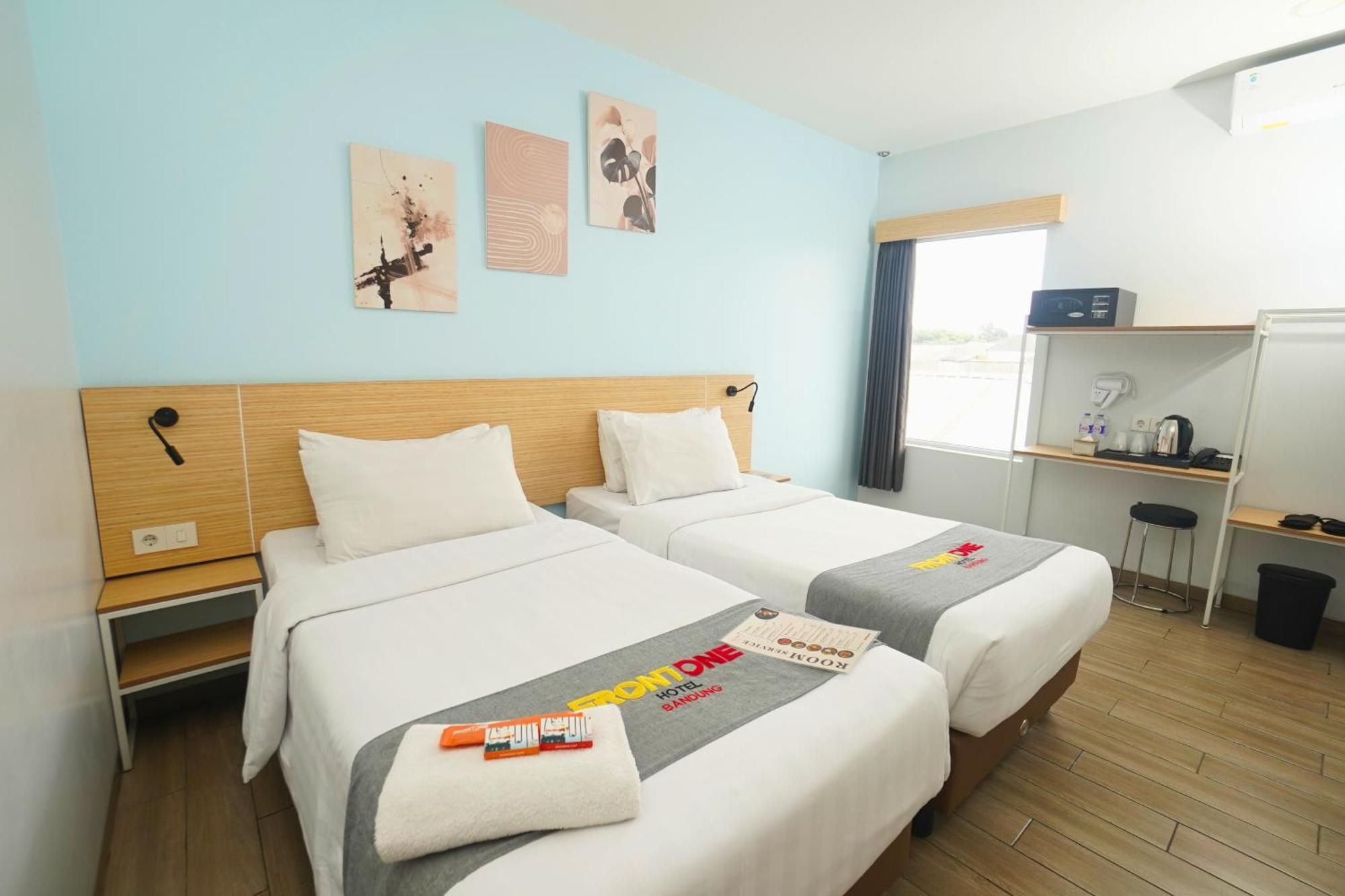 Front One Hotel Pasir Koja Μπαντούνγκ Εξωτερικό φωτογραφία